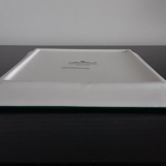 Laura Secord Porcelain Christmas Dish - Picture 3 of 13